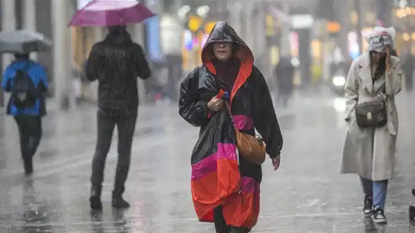 meteoroloji-muhendisi-isi-adasi-etkisine-dikkat-cekti-istanbulda-siddetli-yagislar-neden-artiyor-nzv8D9uA.jpg