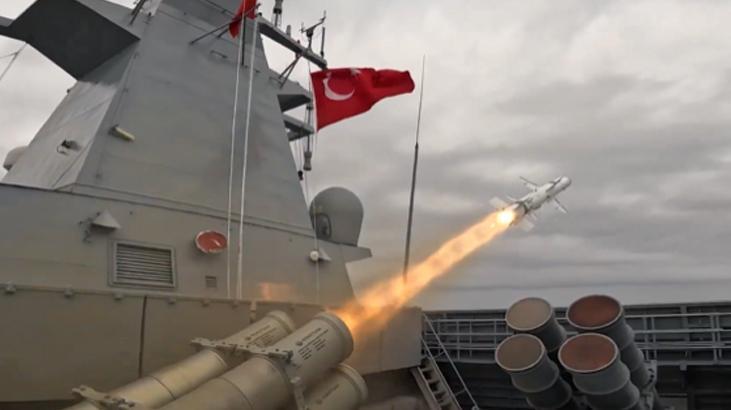 savunma-sanayii-baskani-haluk-gorgun-goruntuleri-paylasti-gemisavar-fuzesi-atmaca-kara-hedefini-tam-isabetle-PANnkGhC.jpg