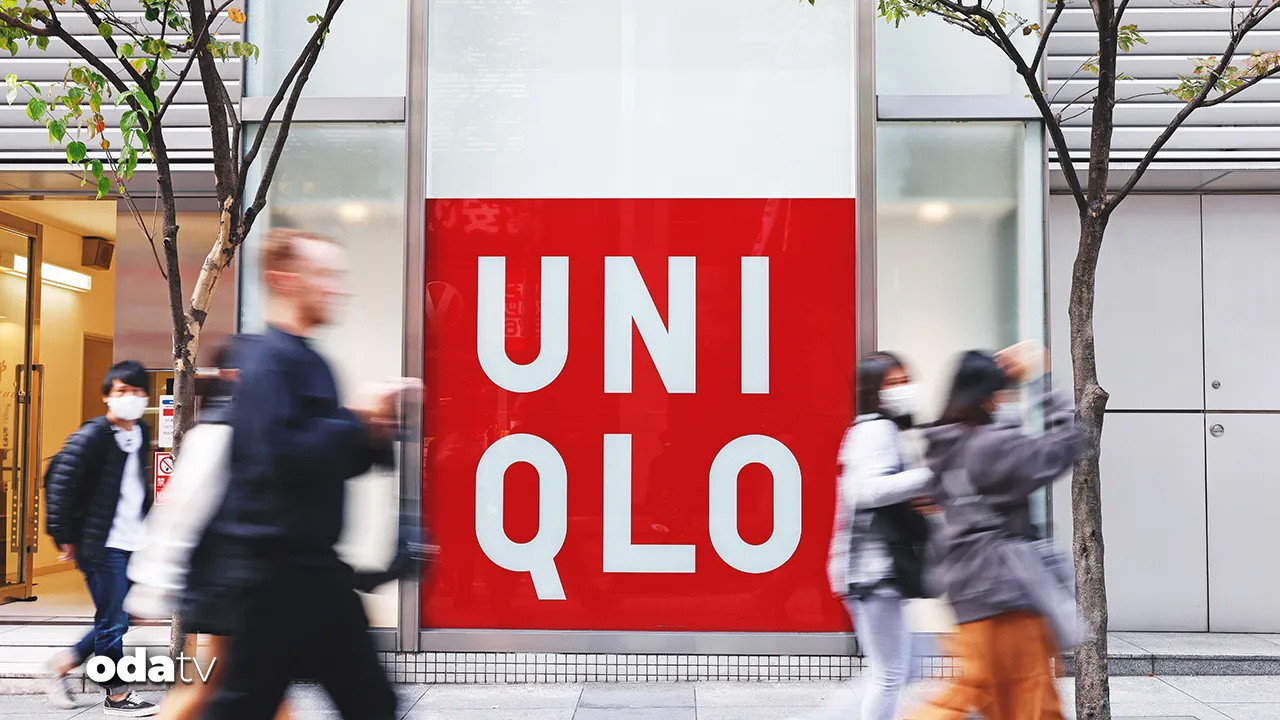 ayni-iddia-gundemde-uniqlo-turkiyeye-geliyor-F7rtuM6Q.jpg
