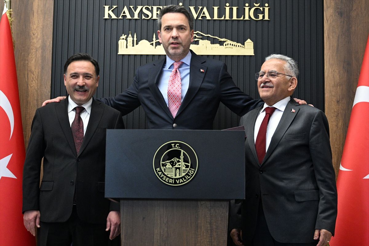 bakan-bayraktar-kayseride-turkiyenin-enerji-vizyonu-istisare-toplantisinda-konustu-aciklamasi-tBVevk2Y.jpg