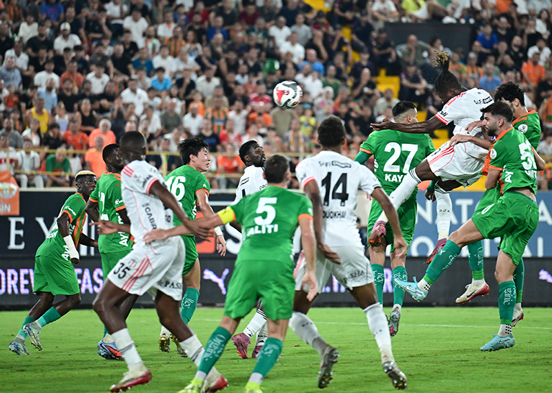 besiktasin-kupada-rakibi-alanyaspor-hedef-yari-final-GiUYmBi3.jpg
