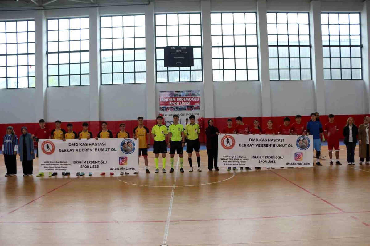 dmd-hastasi-berkay-ve-eren-kardeslere-futsal-turnuvasi-ile-umut-oldular-pWJdyiQT.jpg