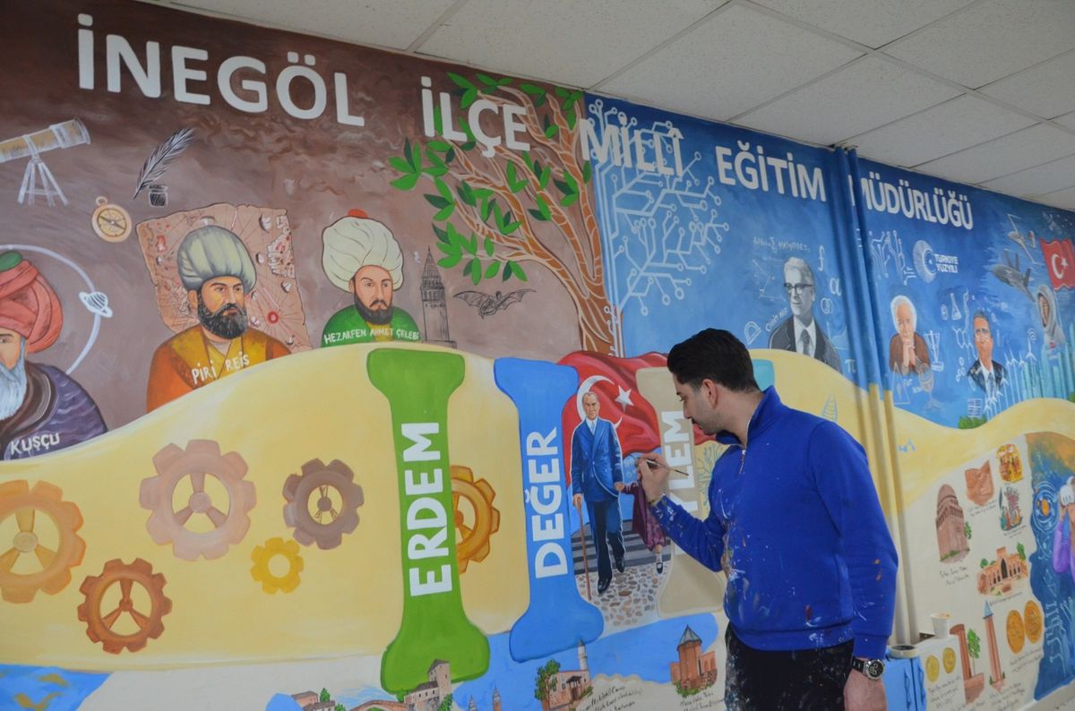 isitme-engelli-ogretmen-turkiye-yuzyili-maarif-modeli-mufredatini-duvara-resmetti-cGL8t3uq.jpg