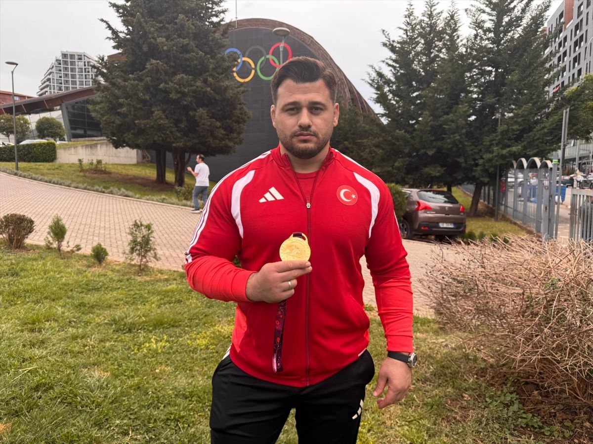 riza-kayaalp-13-altin-madalyasini-kazandi-UttVrqff.jpg