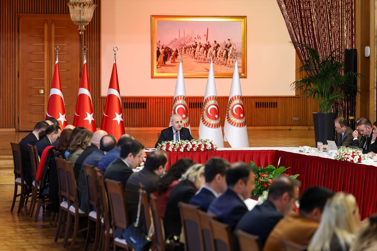 tbmm-baskani-kurtulmus-parlamento-muhabirleriyle-bir-araya-geldi-aciklamasi-iklzwWyc.jpg