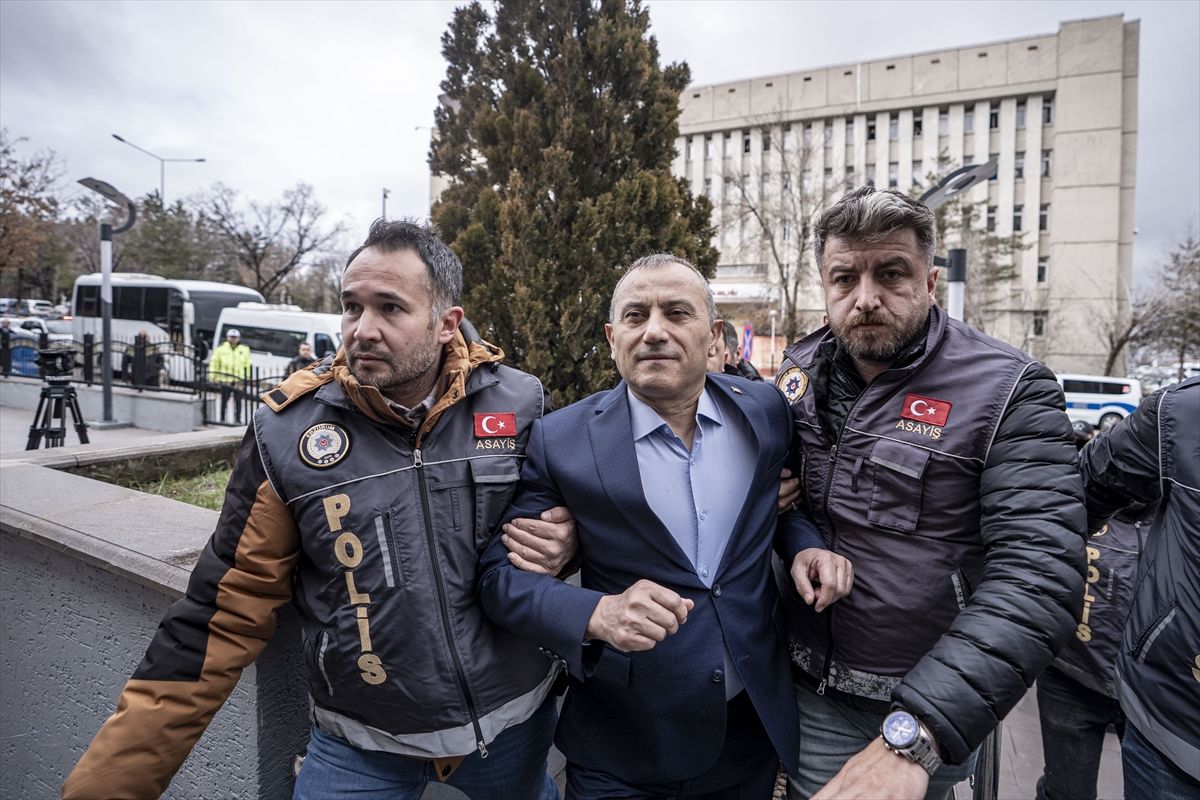 tuncelinin-eski-valisi-tuncay-sonel-tutuklandi-Xgy5H2cQ.jpg