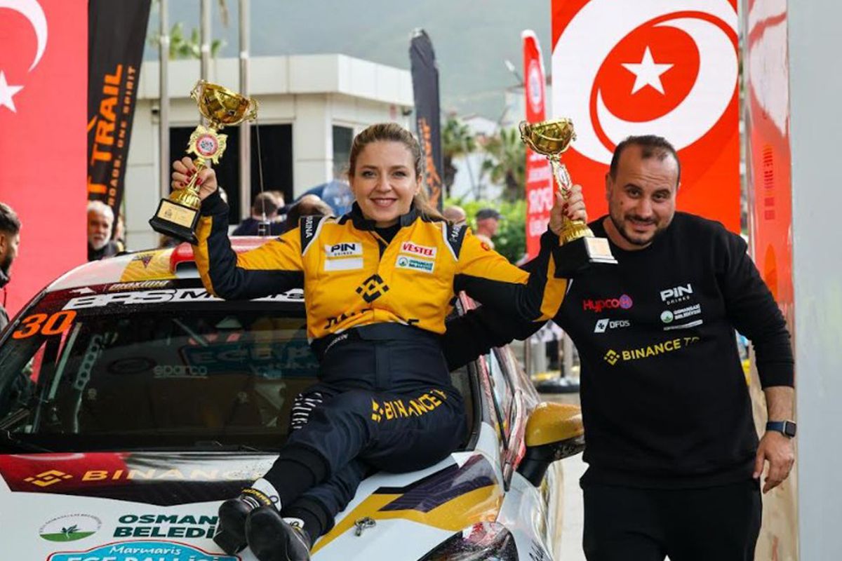 turkiyenin-ilk-engelli-kadin-ralli-pilotu-kubra-denizci-keskinden-cifte-derece-cJkLg2gX.jpg