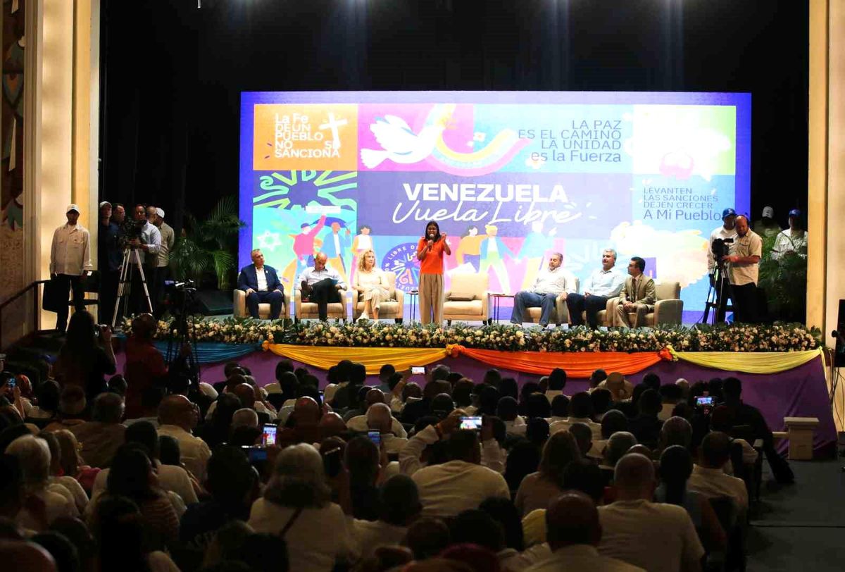 venezuelalilar-yaptirimlara-karsi-yuruyus-baslatti-WYLj6kCH.jpg