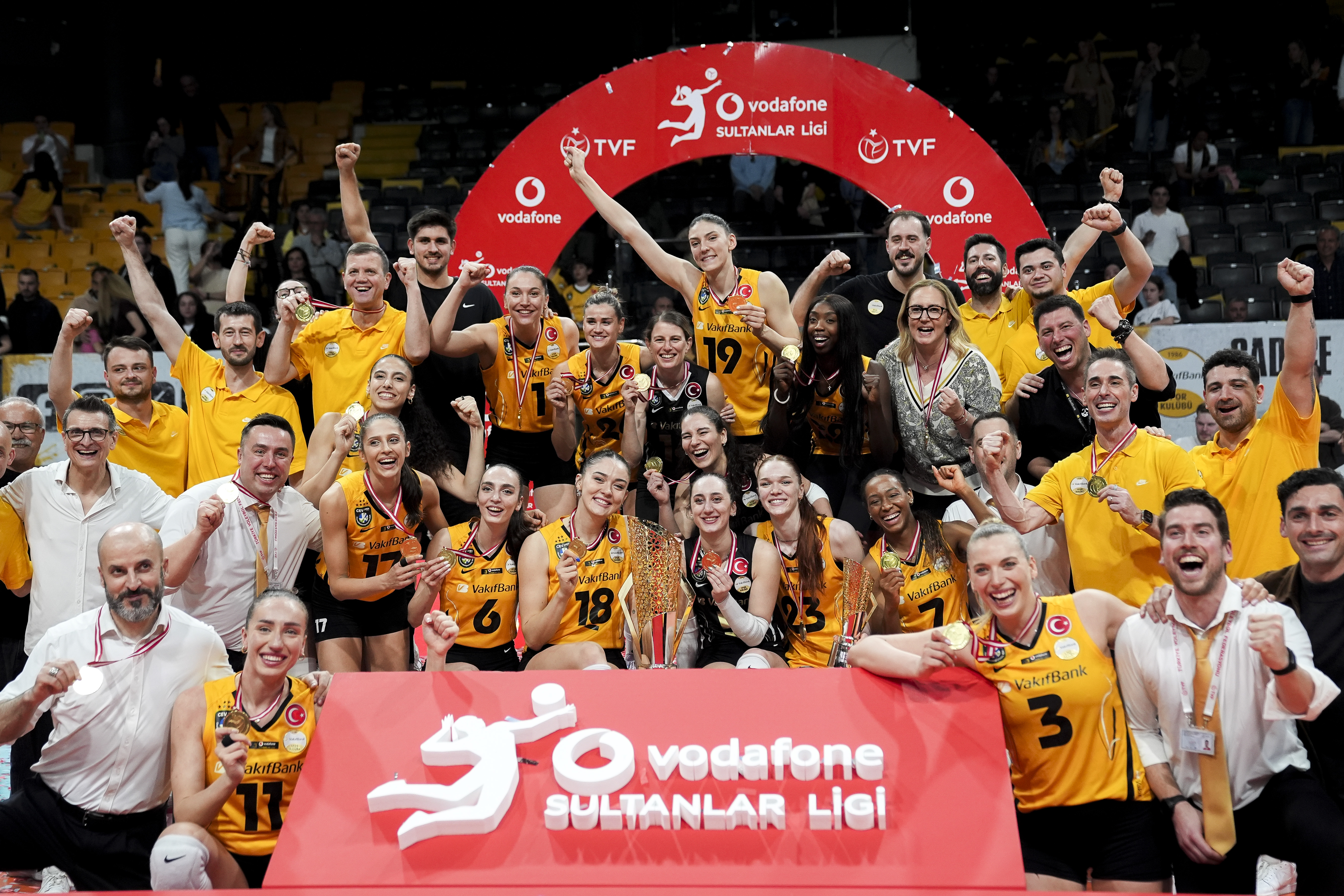 vodafone-sultanlar-liginde-sampiyon-vakifbank-WbKODEbC.jpg