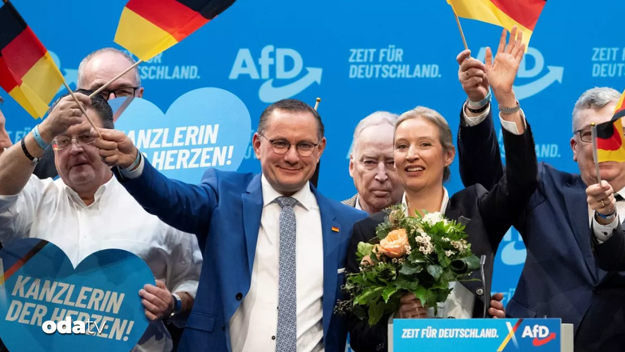 almanyada-sag-populist-afd-birinci-siraya-yerlesti-eUnjVxjD.jpg