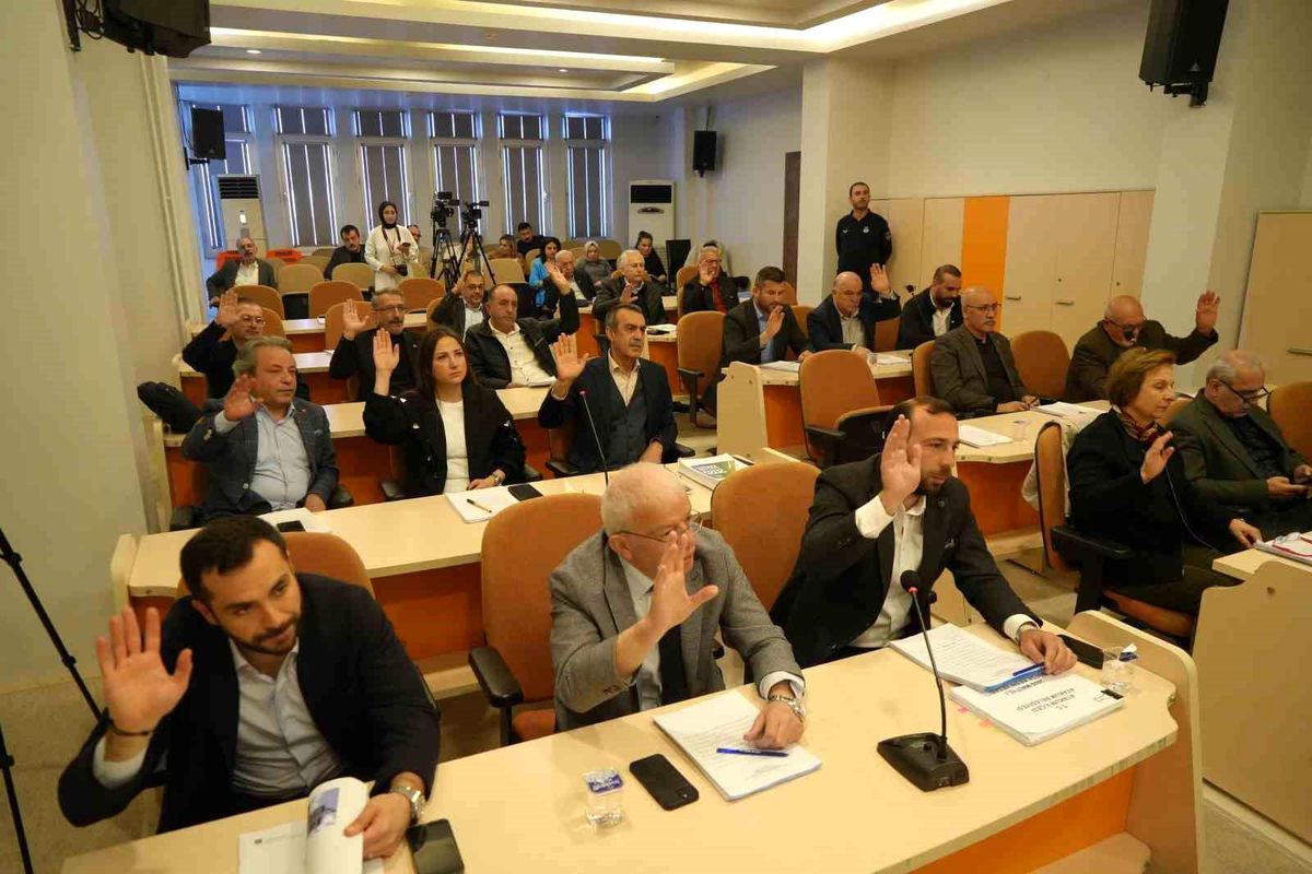 atakum-belediye-meclisinde-10-madde-komisyonlara-havale-edildi-m6m19rb6.jpg