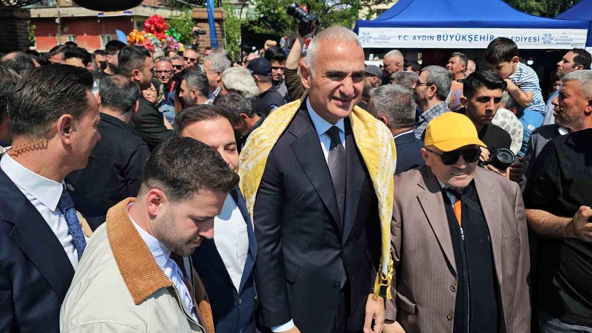 bakan-ersoy-isabeyli-festivaline-katildi-eNrP59Zm.jpg