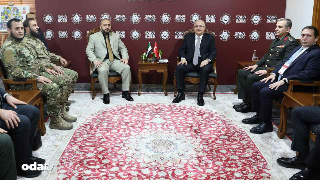 bakan-guler-suriye-savunma-bakani-kasra-ile-bir-araya-geldi-AAYxFjVT.jpg