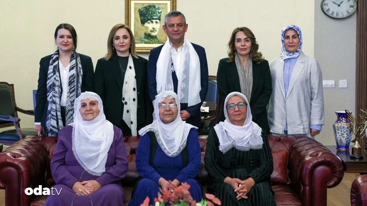 baris-anneleri-ozgur-ozele-gitti-WiBjUqEN.jpg