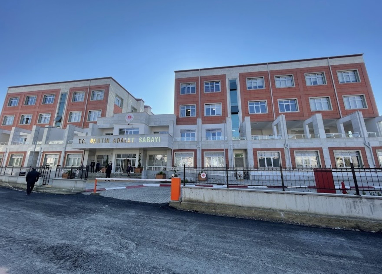 bartinda-13-yasindaki-cocuga-cinsel-istismar-33-supheli-tutuklandi-Fr9ziAnv.jpg