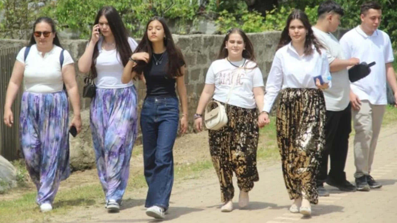 bu-sokak-kismet-aciyor-9EW23aBn.jpg