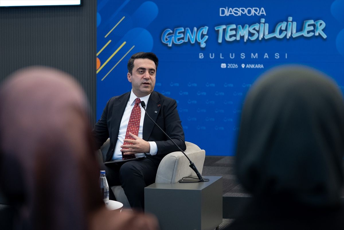 diaspora-genclik-bulusmasi-basladi-4sdaQY1s.jpg