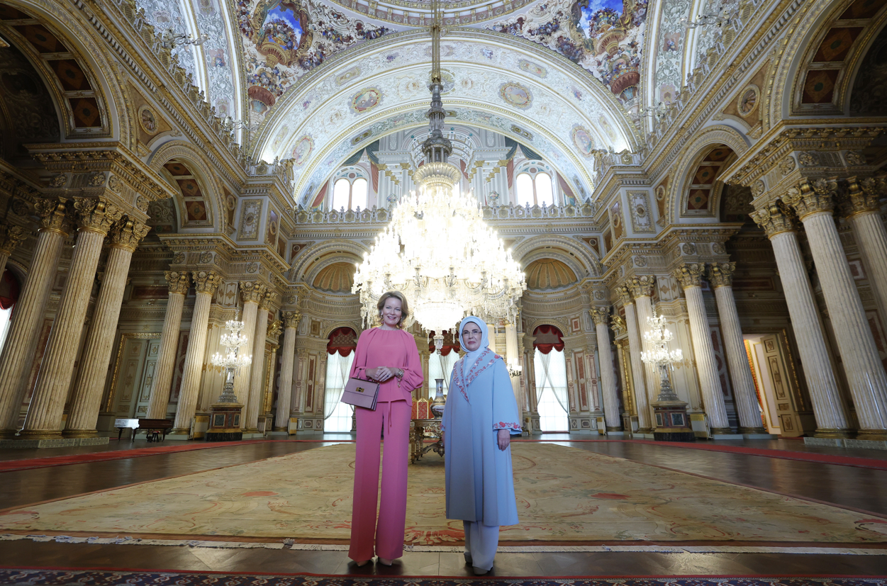 emine-erdogan-belcika-kralicesi-mathildeyle-bir-araya-geldi-zbBSmOHi.png