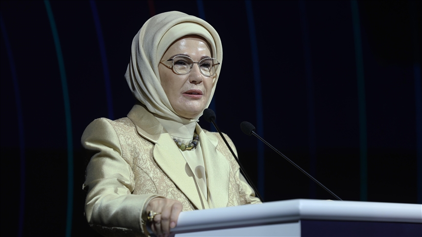emine-erdogandan-anneler-gunu-paylasimi-onlar-varsa-karanlik-yoktur-mfDTQBDz.jpg