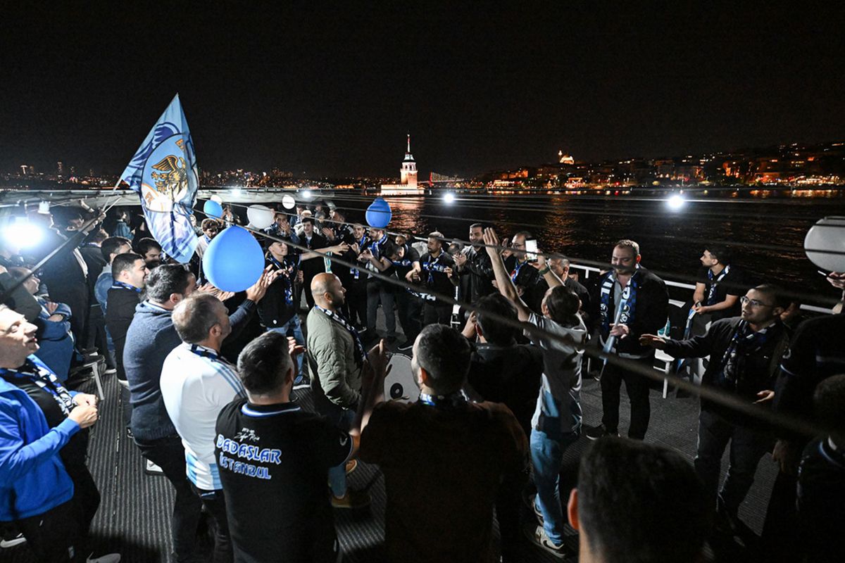 erzurumspor-fk-sampiyonlugu-istanbul-bogazinda-kutladi-liderden-yeni-stat-mustusu-wqGC72c2.jpg