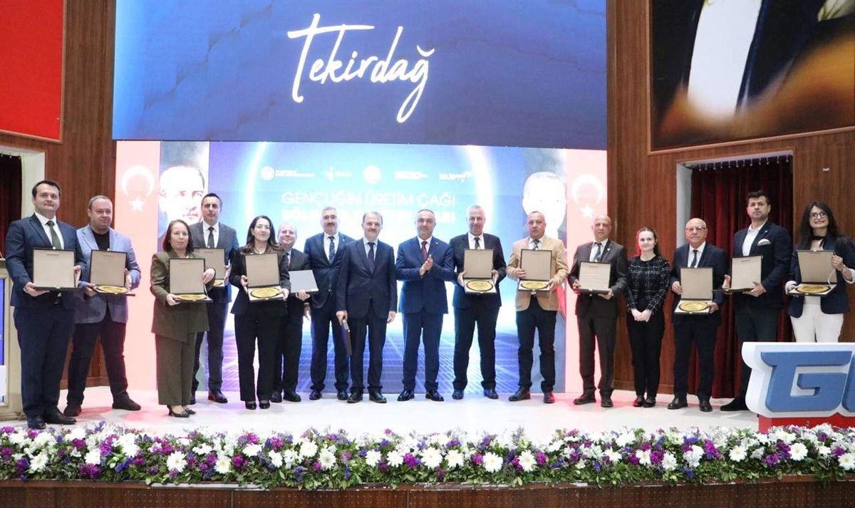 genc-issizlige-tahlil-icin-meslek-fuari-KCrPf9wI.jpg