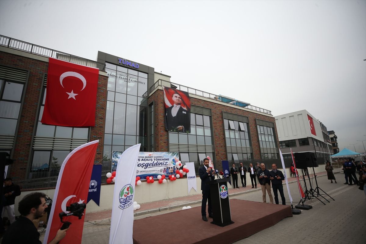 genclik-krizi-ve-egitim-vurgusu-KnWRGN3E.jpg