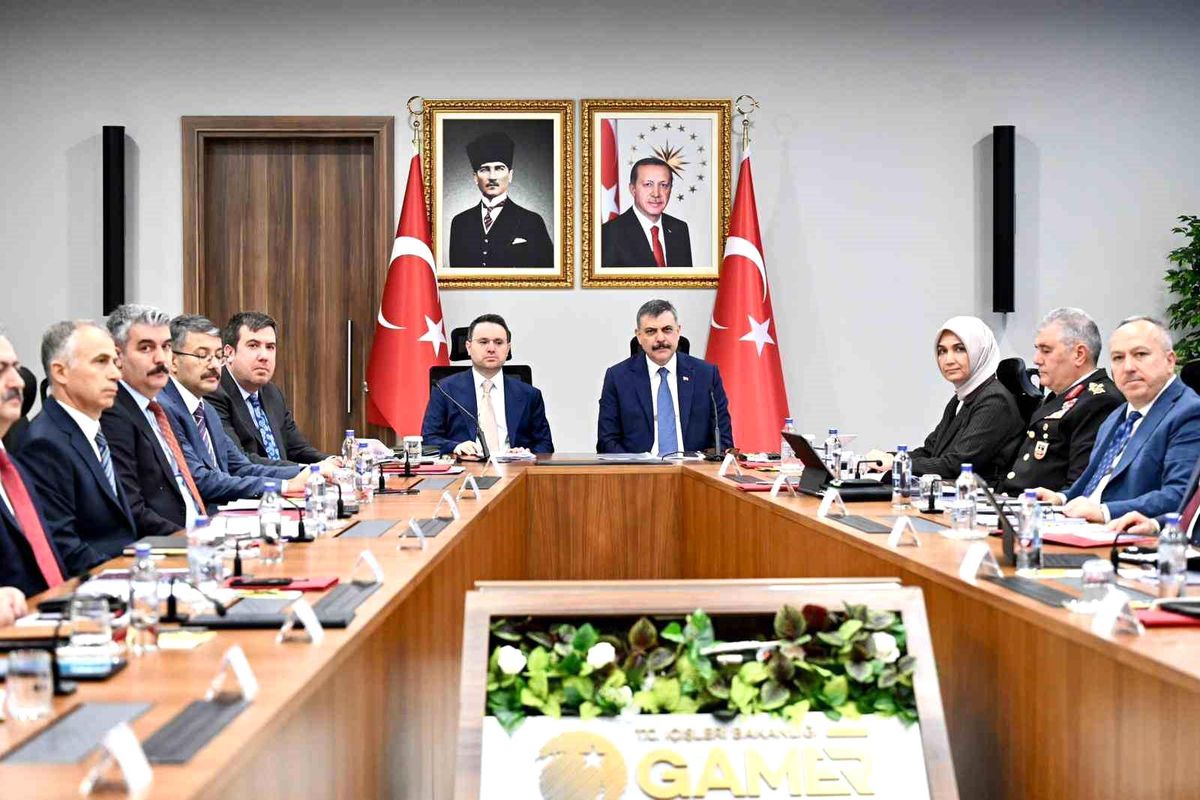 icisleri-ve-adalet-bakanlarindan-dolandiricilikla-ugras-toplantisi-1uYYtUUC.jpg