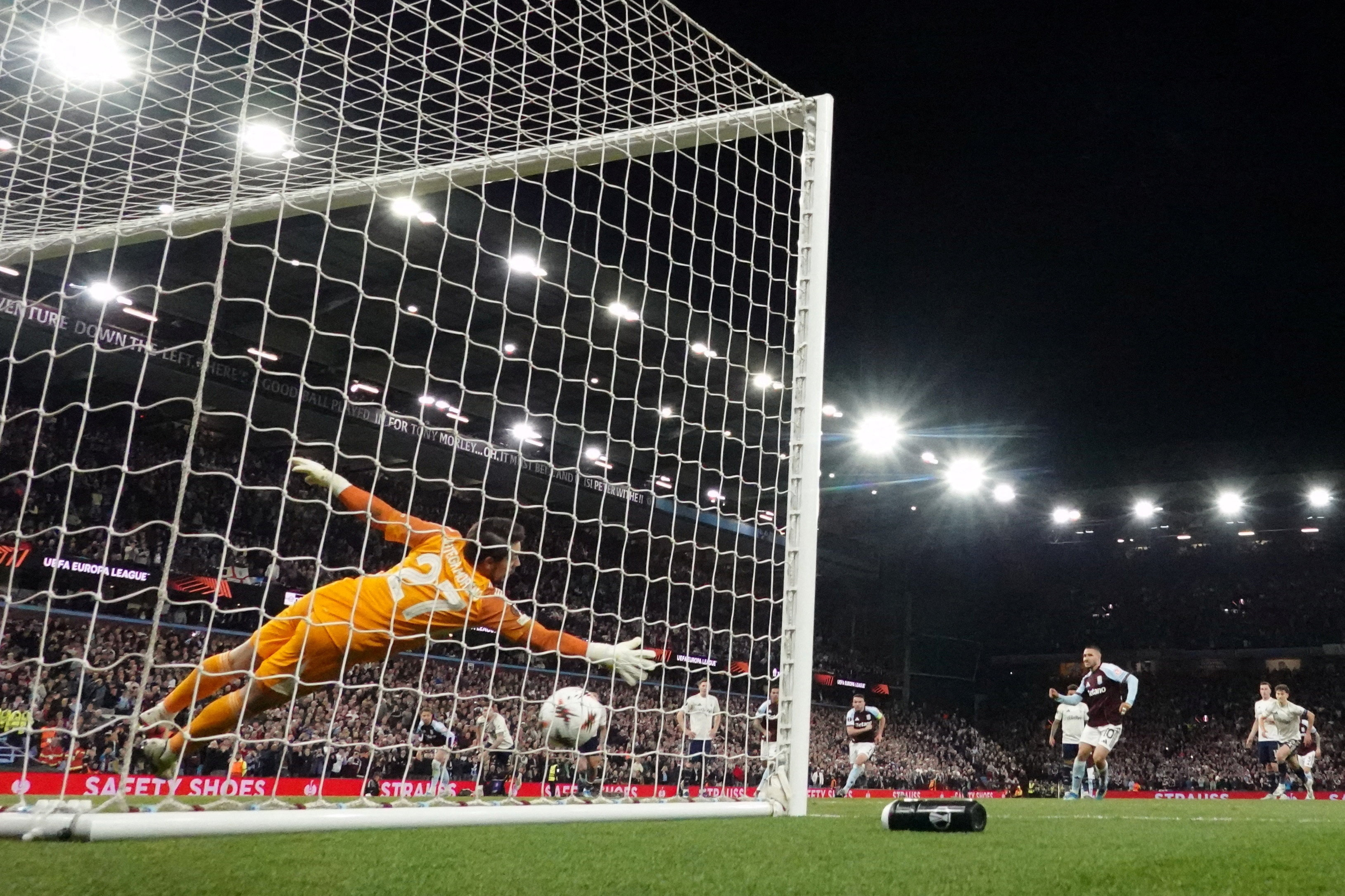 istanbul-finalinde-freiburg-ile-aston-villa-karsilasacak-zZLXOKWS.jpg