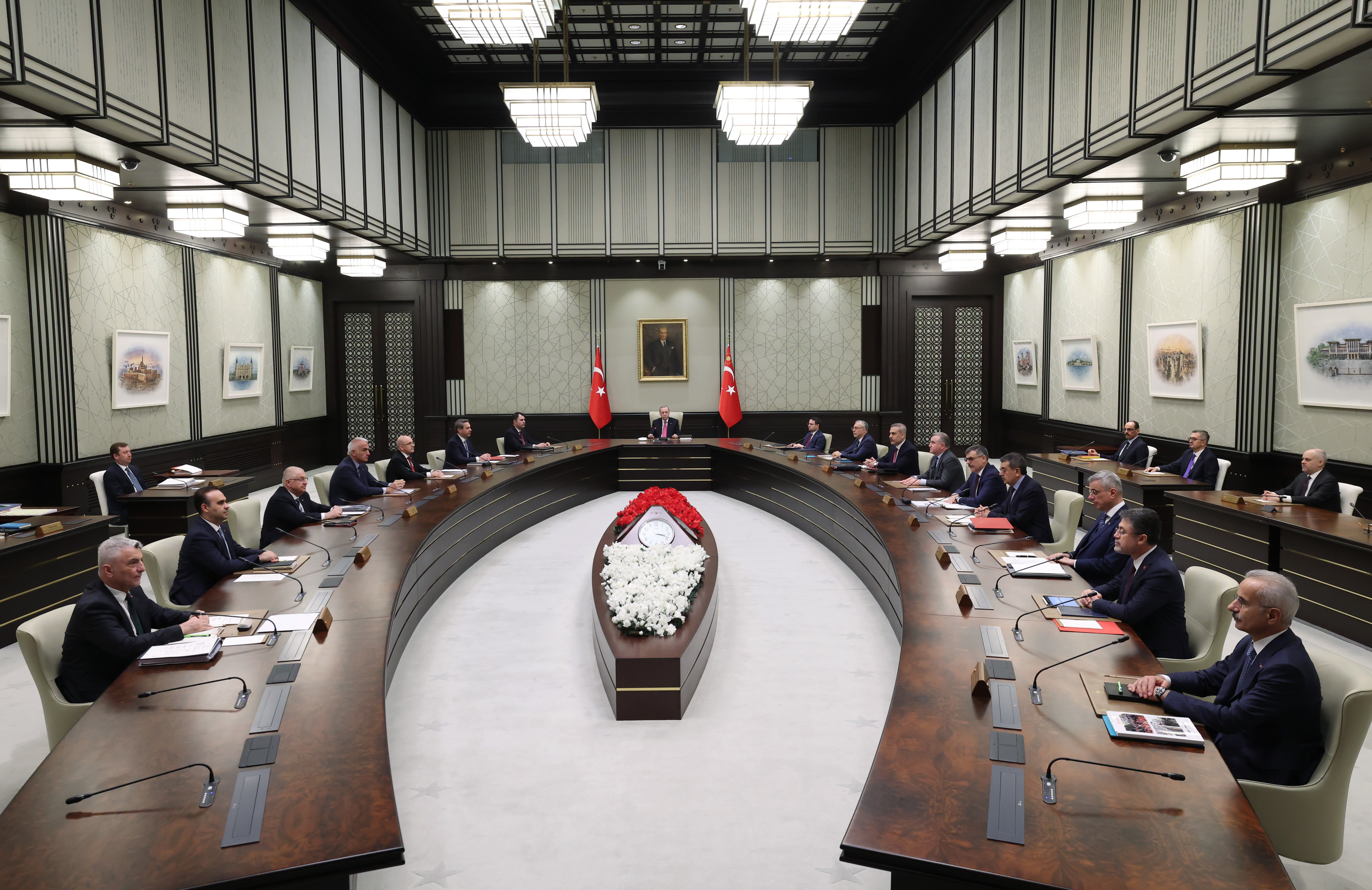 kabine-yarin-toplaniyor-kurban-bayrami-tatili-9-gun-olacak-mi-TtxQcHSg.jpg