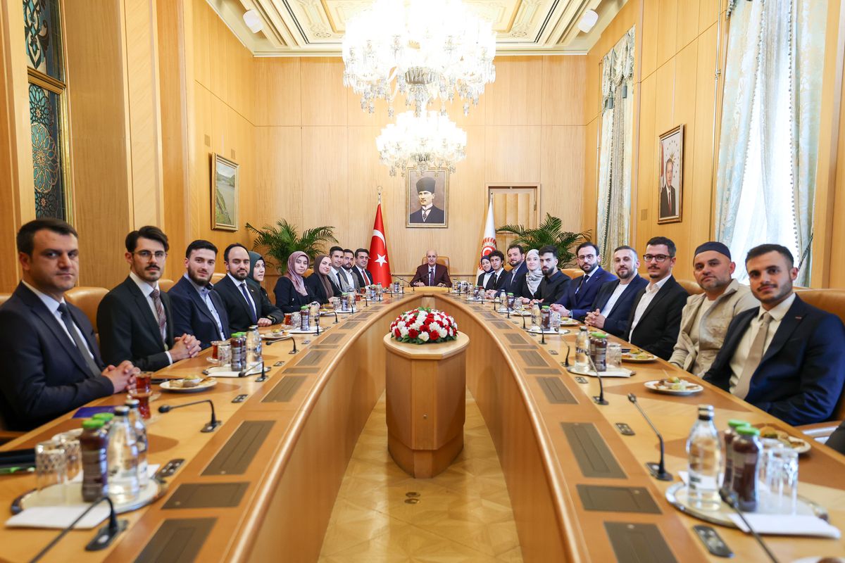 kurtulmus-diaspora-turkiyenin-gucuyle-buyuyor-8GrTV6RZ.jpg