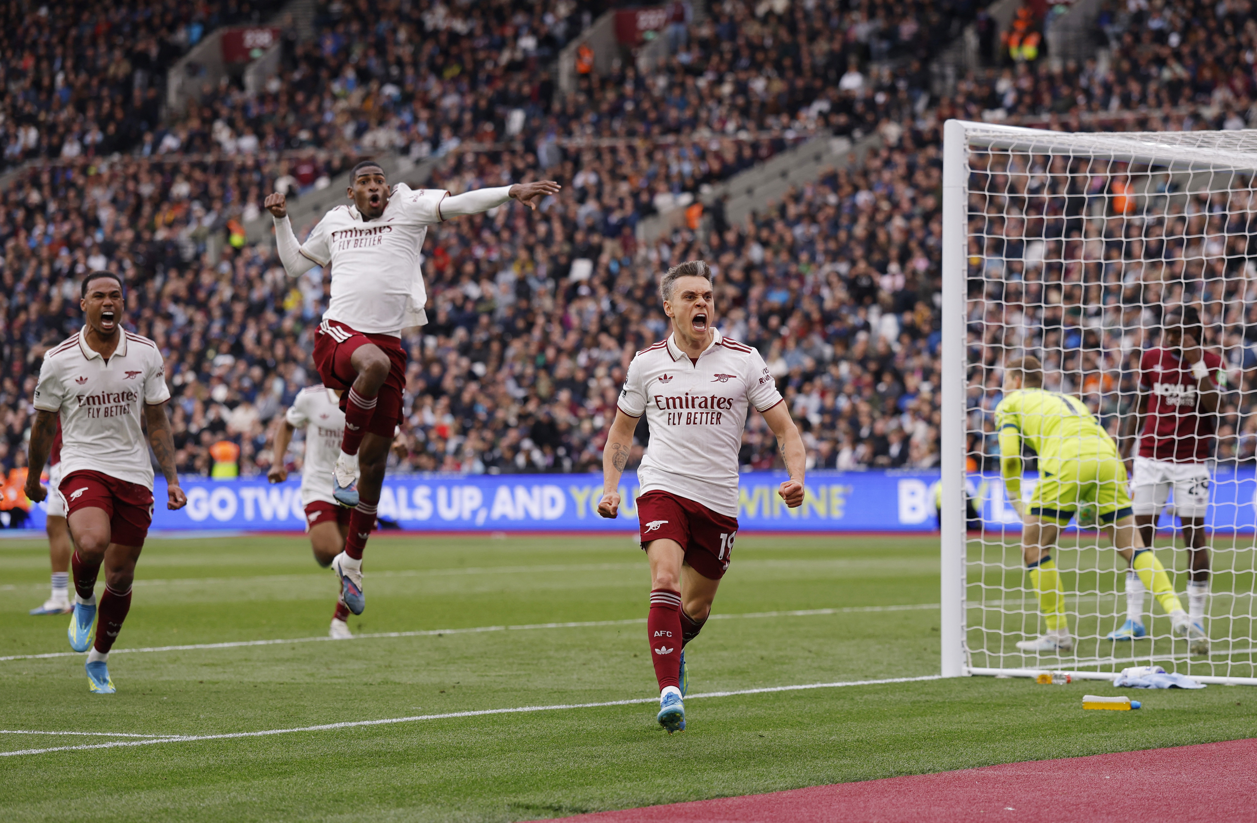 londra-derbisini-kazanan-arsenal-sampiyonluga-cok-yakin-aen2CC69.jpg