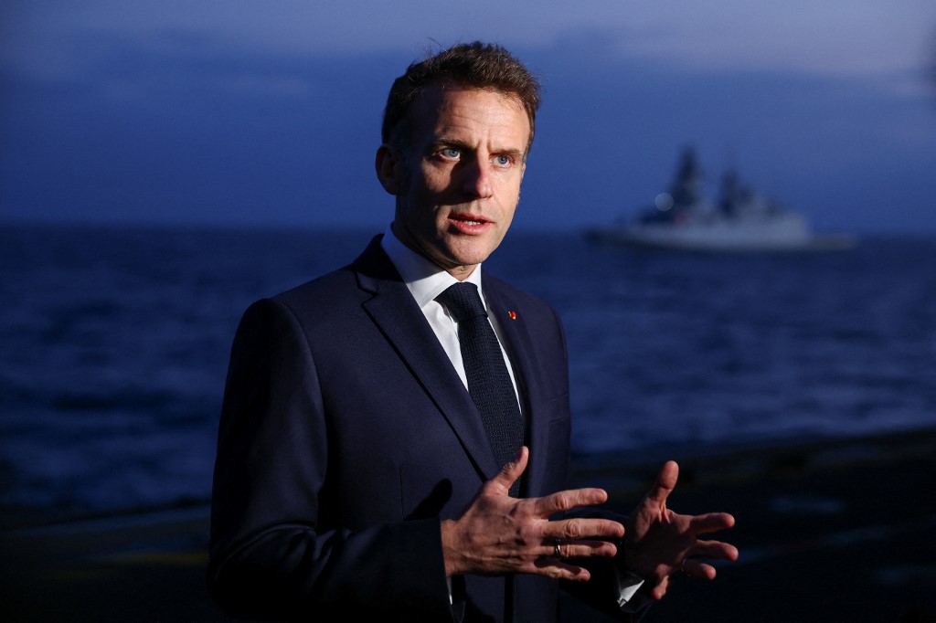 macron-sinirlendi-kenyada-paneldekilere-firca-cekti-Q2fdHE2C.jpg