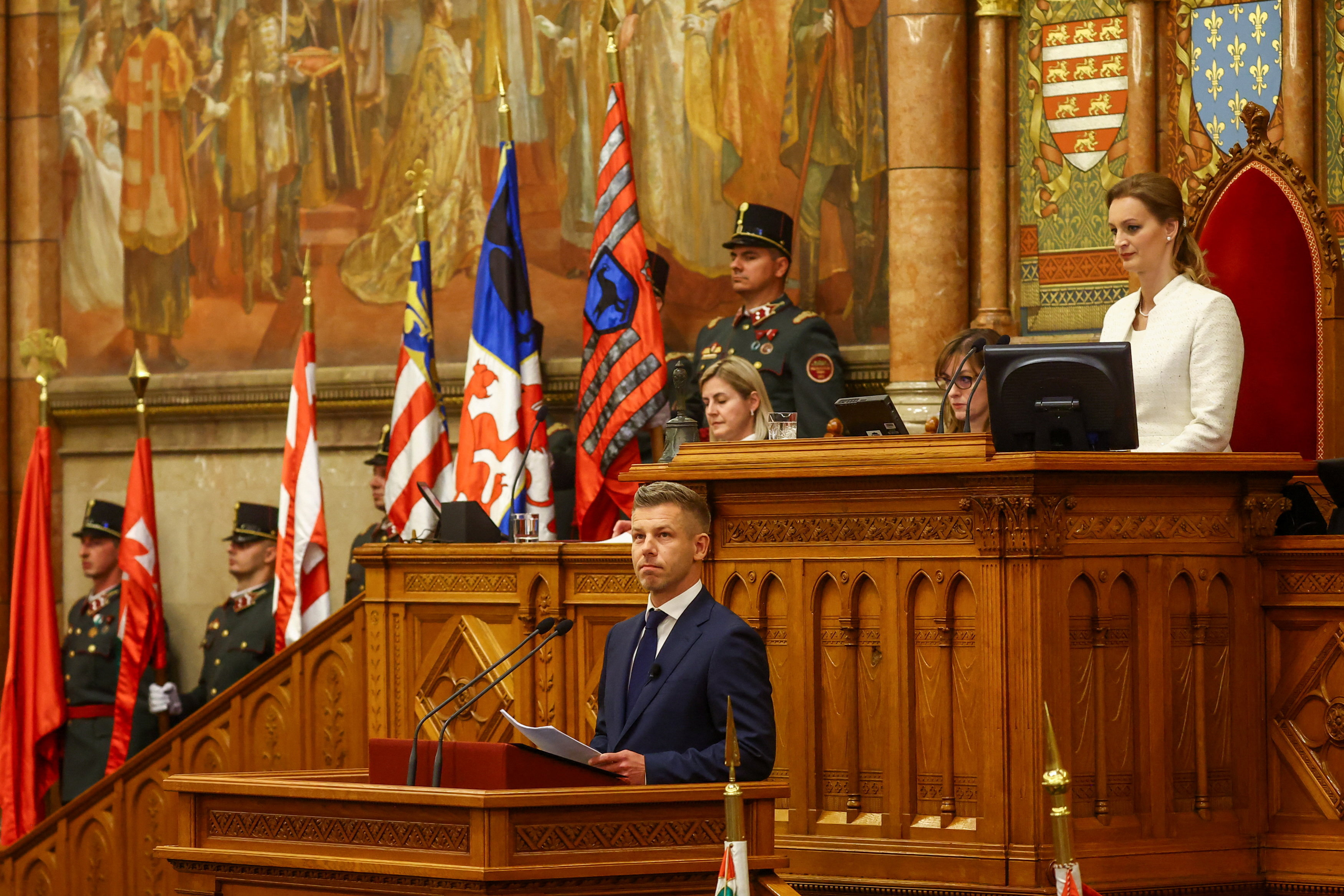 magyar-yemin-ederek-resmen-macaristan-basbakani-oldu-E3yYJOPT.jpg