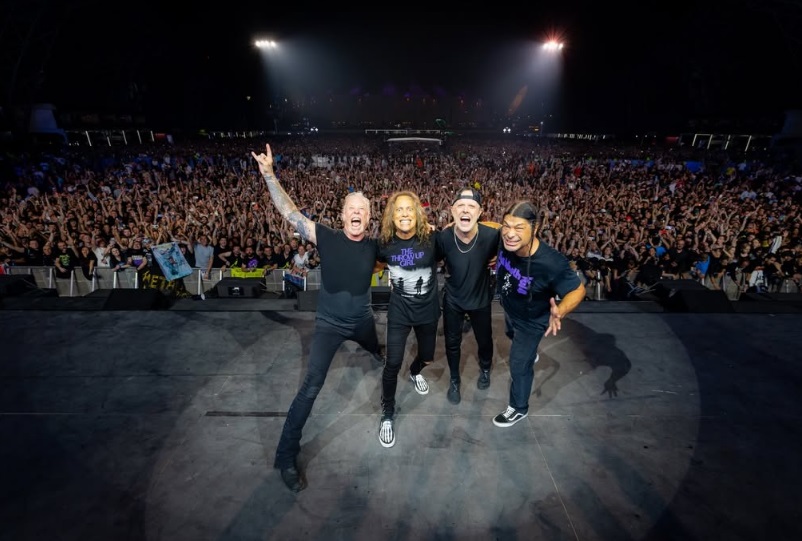 metallica-komsuda-deprem-yaratti-AMFqIb7H.jpg