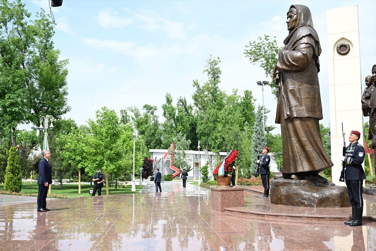 ozbekistanda-9-mayis-anma-gunu-4WHIZasY.jpg