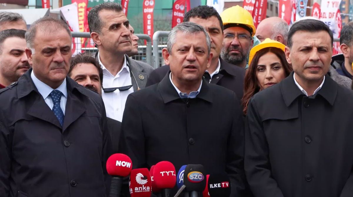 ozgur-ozel-kadikoyde-1-mayis-kutlamalarina-katildi-F89QTyO7.jpg