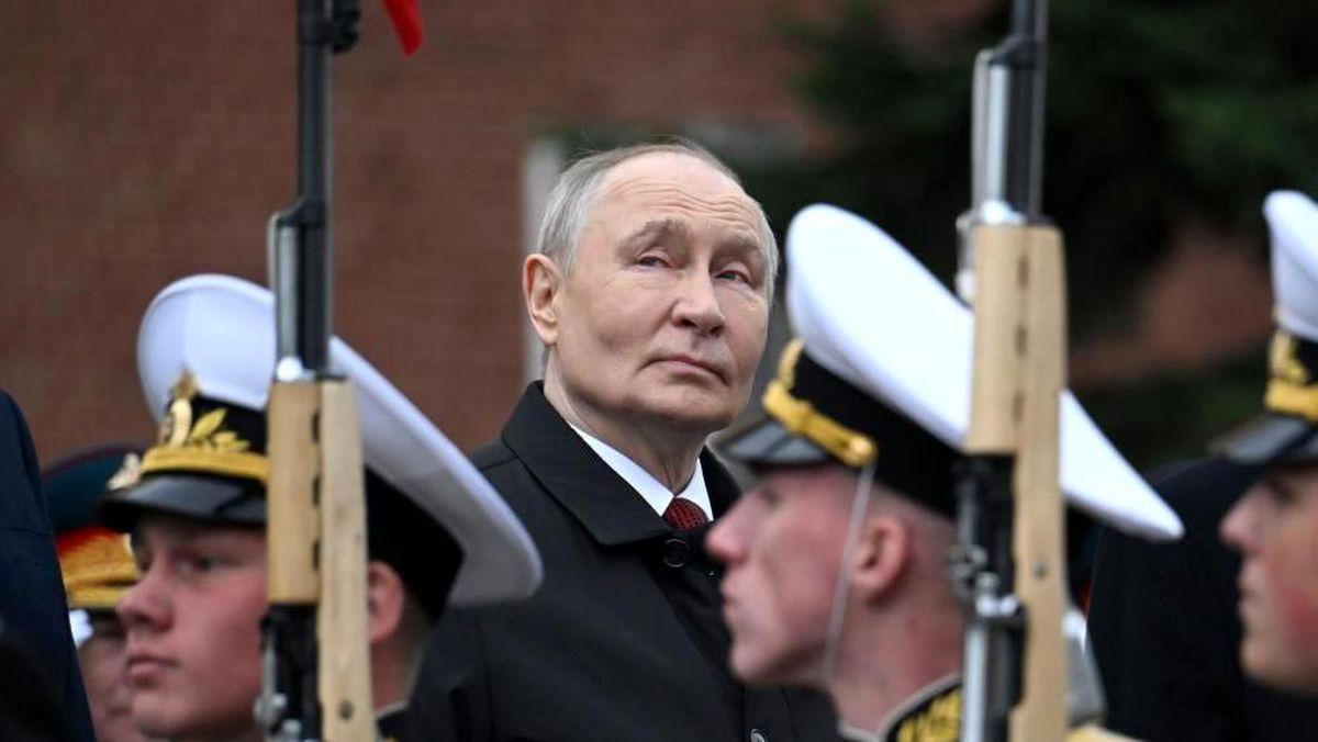 putin-zafer-gununde-natoyu-kinadi-qszmnFSJ.jpg