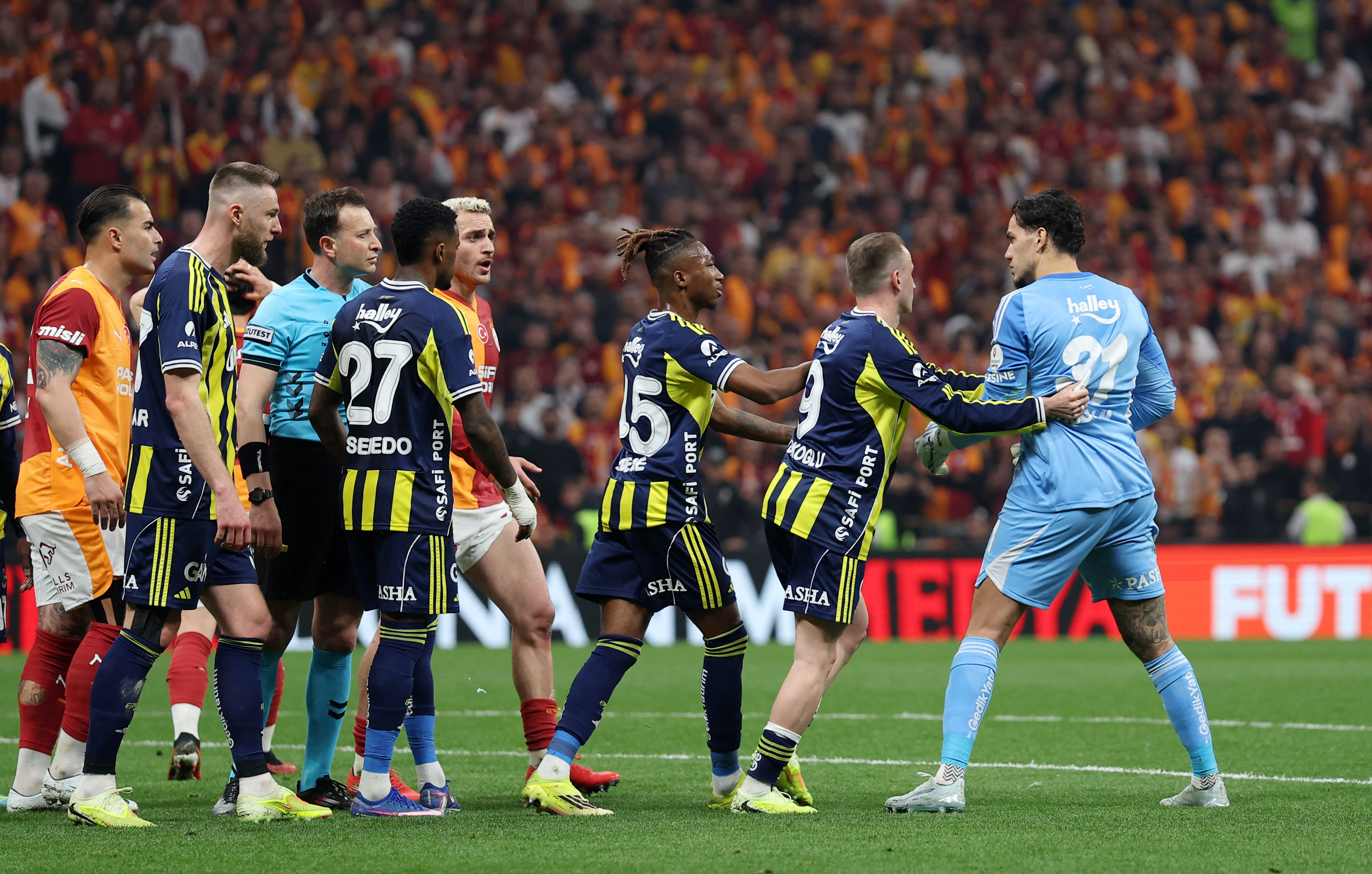 tff-tahkim-kurulu-edersonun-3-maclik-cezasini-onadi-itZmB2Eh.jpg